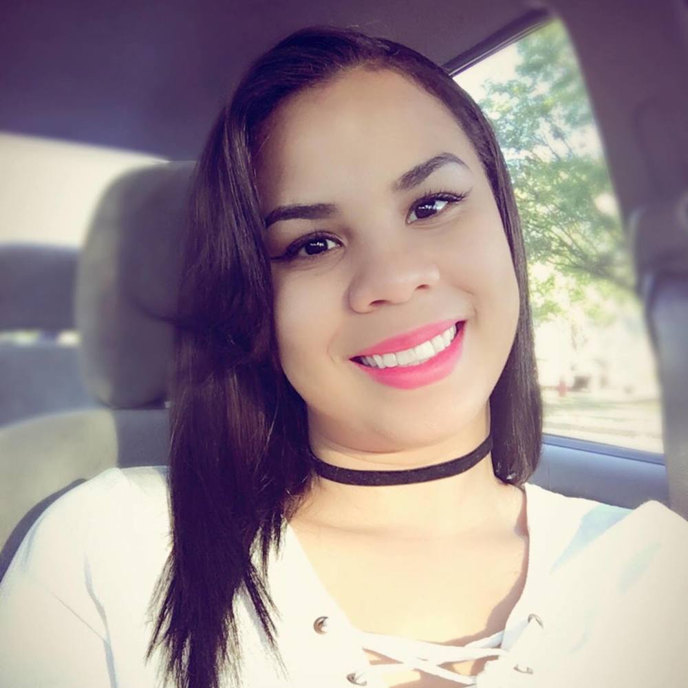 Meet your Posher, Yanira